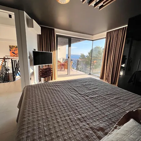 Sea & Sun Villa *